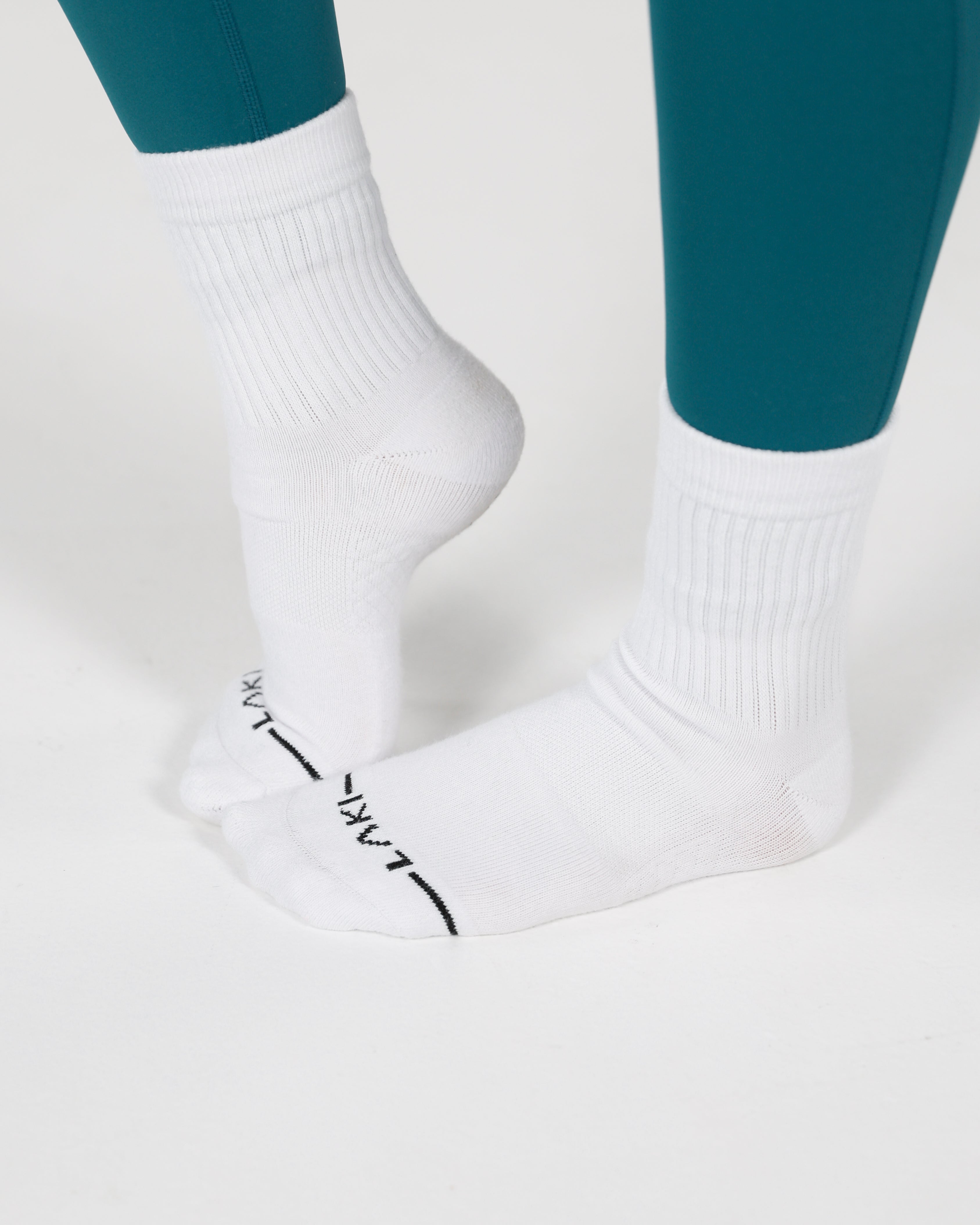3 pack Crew Socks Athletic Cotton Blend Socks for Training